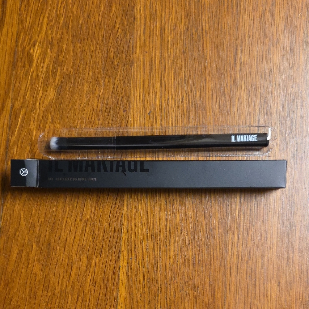 IL MAKIAGE Concealer Blending Brush #140
